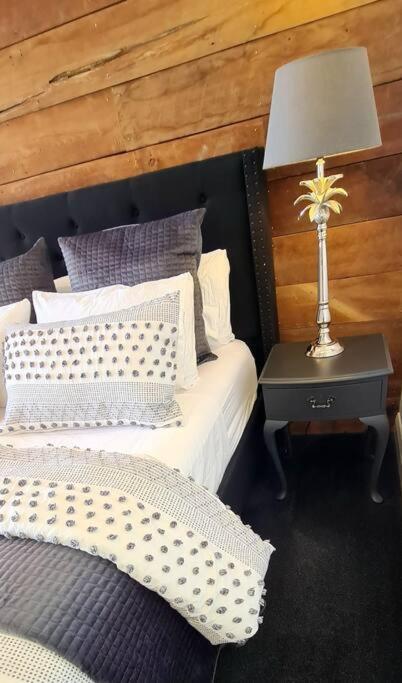 Apartment 4 - Haddin Court - Chic Ny Loft Style Blenheim Eksteriør billede