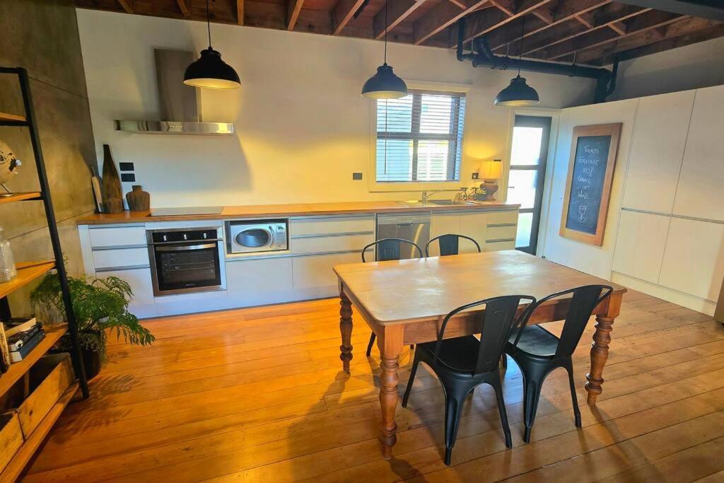 Apartment 4 - Haddin Court - Chic Ny Loft Style Blenheim Eksteriør billede