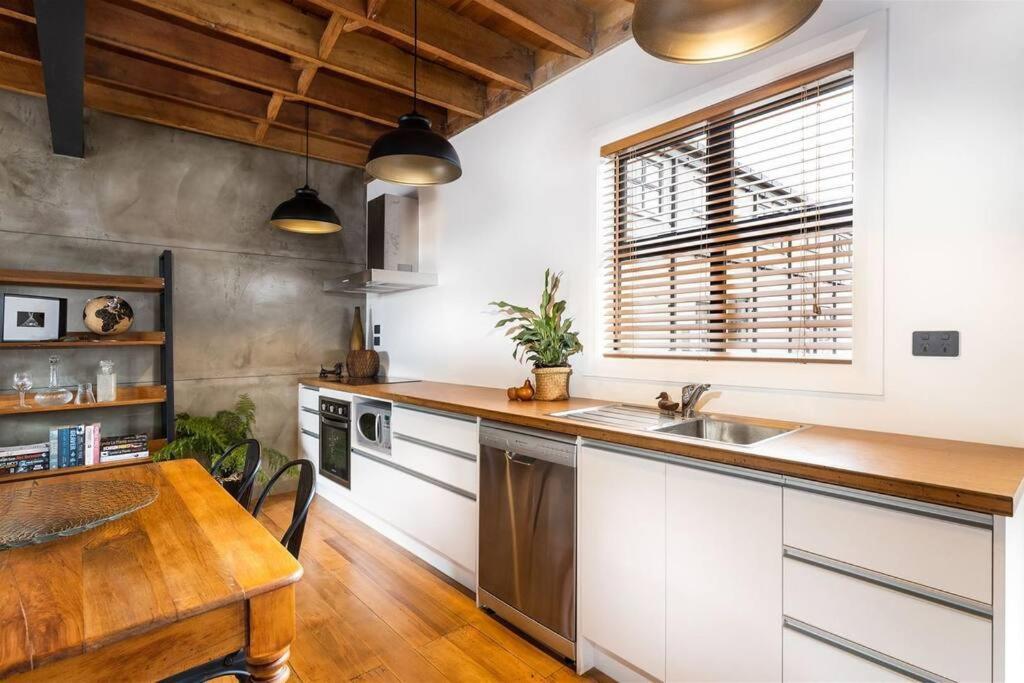 Apartment 4 - Haddin Court - Chic Ny Loft Style Blenheim Eksteriør billede