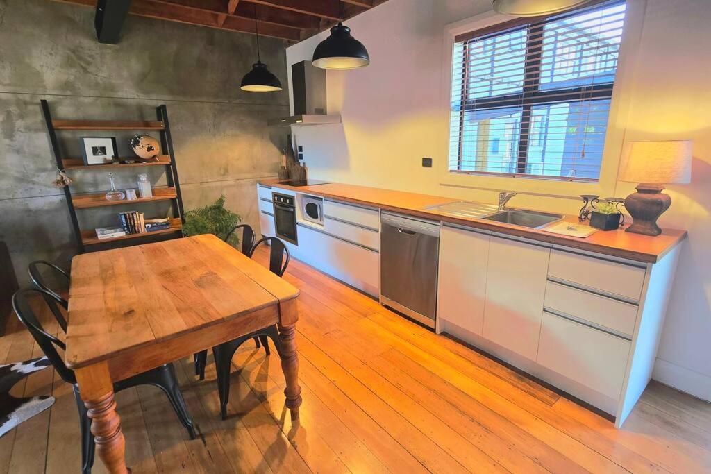 Apartment 4 - Haddin Court - Chic Ny Loft Style Blenheim Eksteriør billede